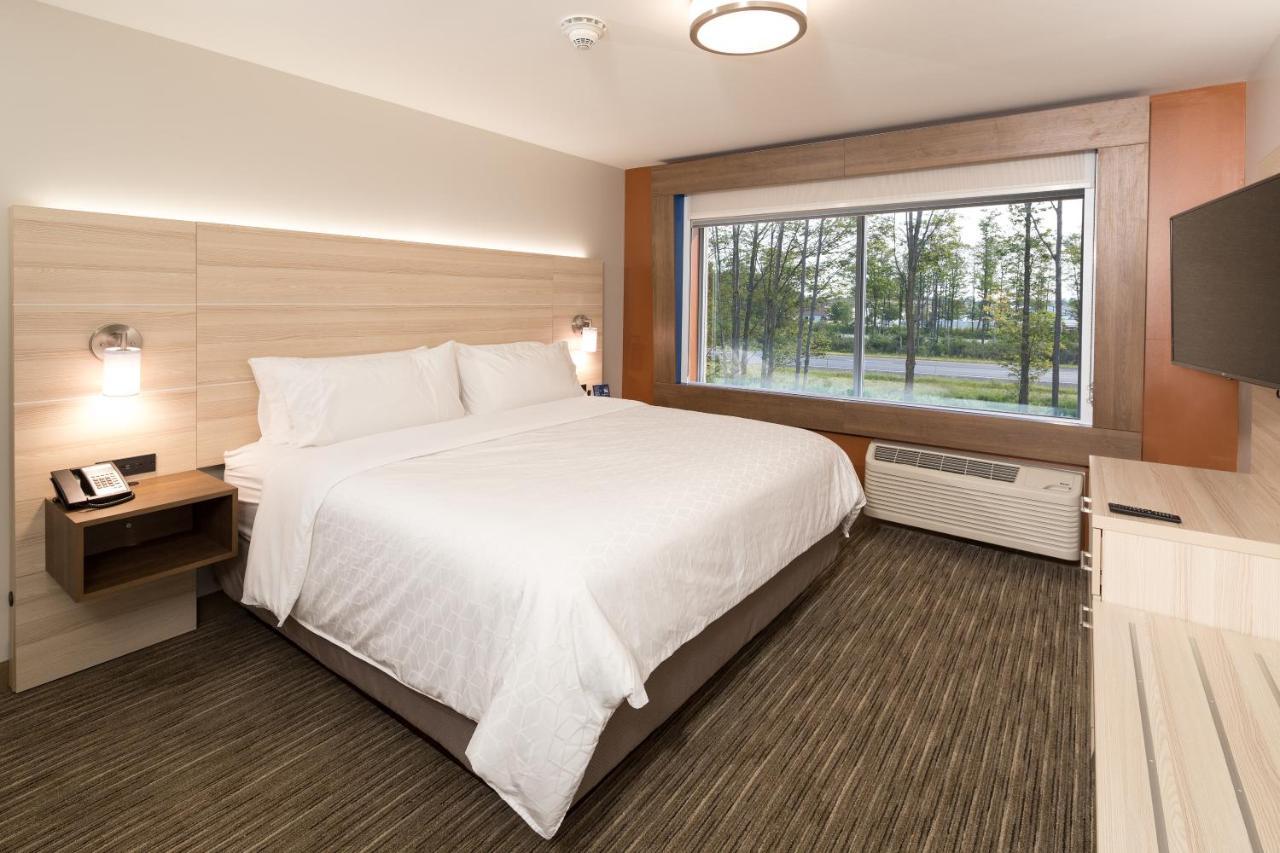 Holiday Inn Express Hotel & Suites Bay City By Ihg Exterior photo
