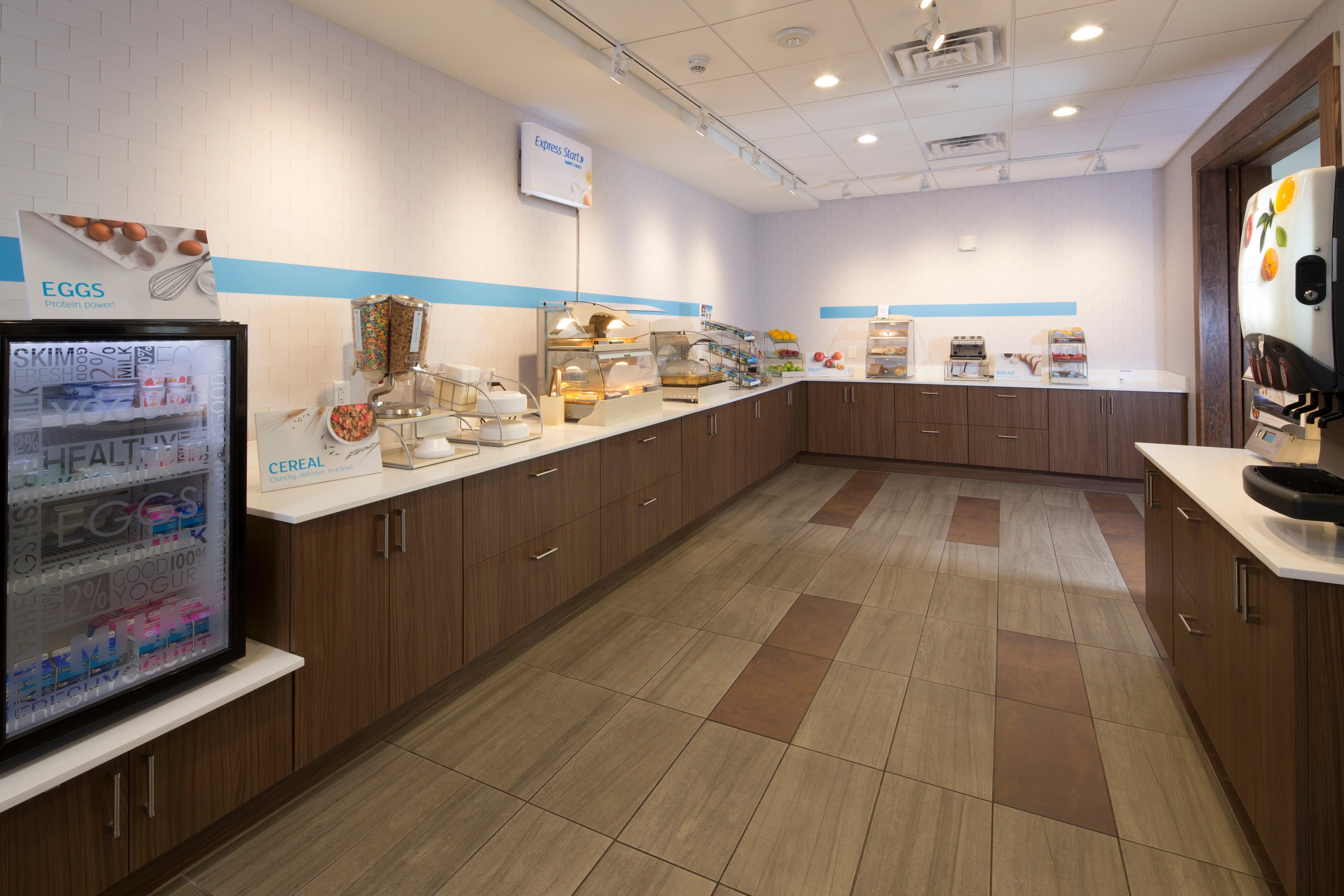 Holiday Inn Express Hotel & Suites Bay City By Ihg Exterior photo
